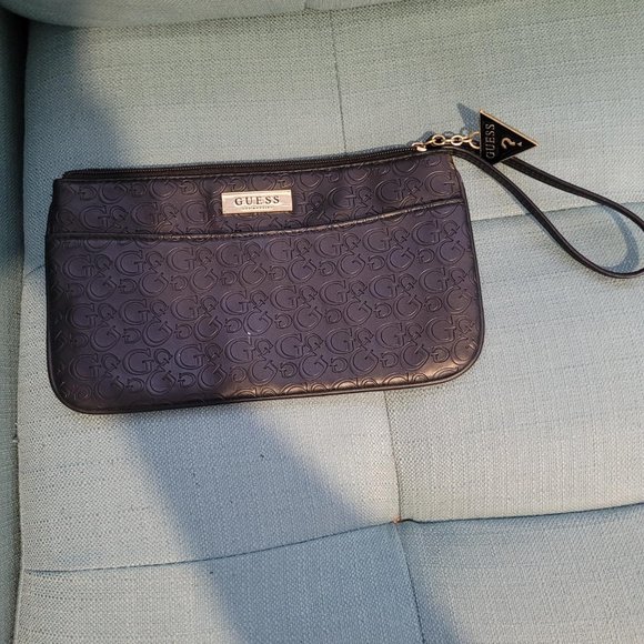 Black handbag with G graved on and Guess charm - Picture 1 of 2